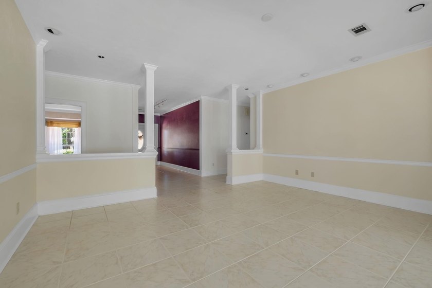 Bankruptcy and Short Sale. Additional Buyer Premium to the - photo 11