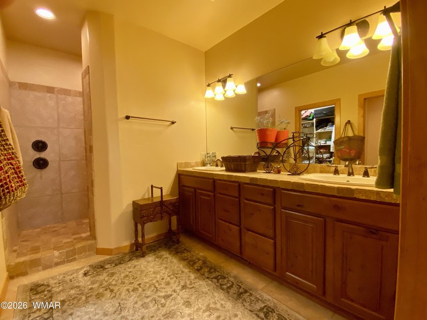 Are you looking for something move-in ready, that you can come &amp; - photo 12