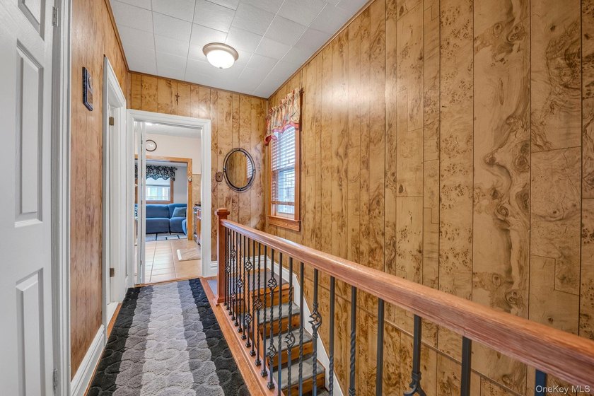 Brick detached 2-family home featuring a spacious 5-room - photo 16