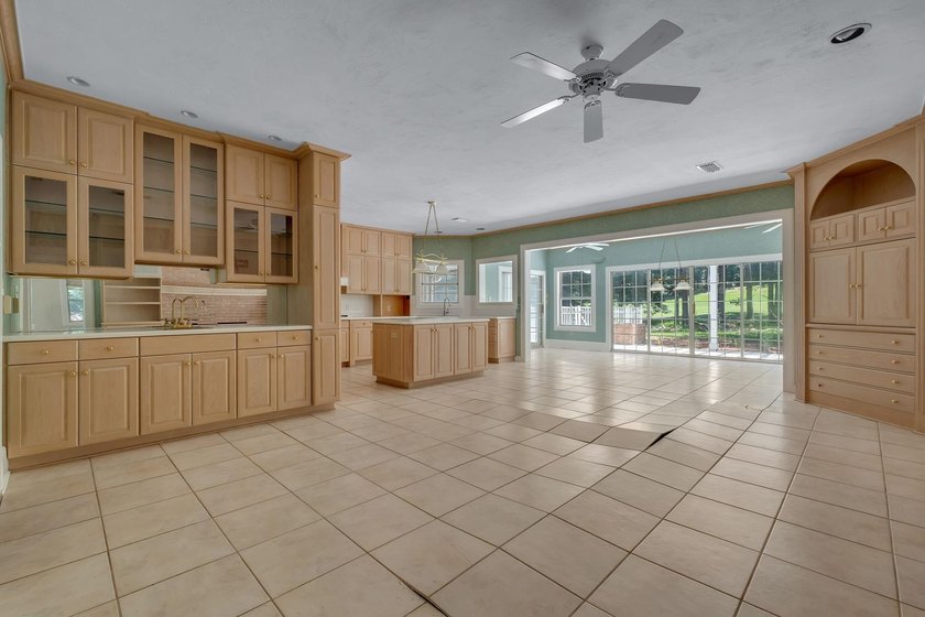 Bankruptcy and Short Sale. Additional Buyer Premium to the - photo 18