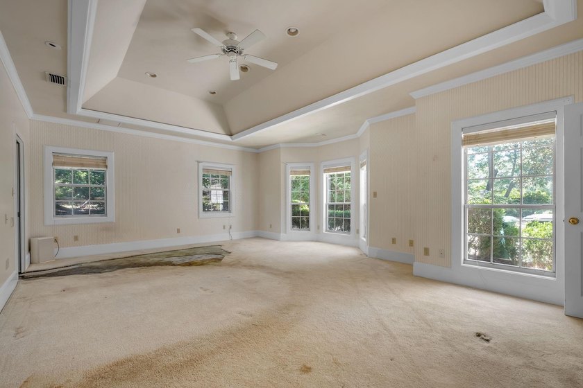 Bankruptcy and Short Sale. Additional Buyer Premium to the - photo 23