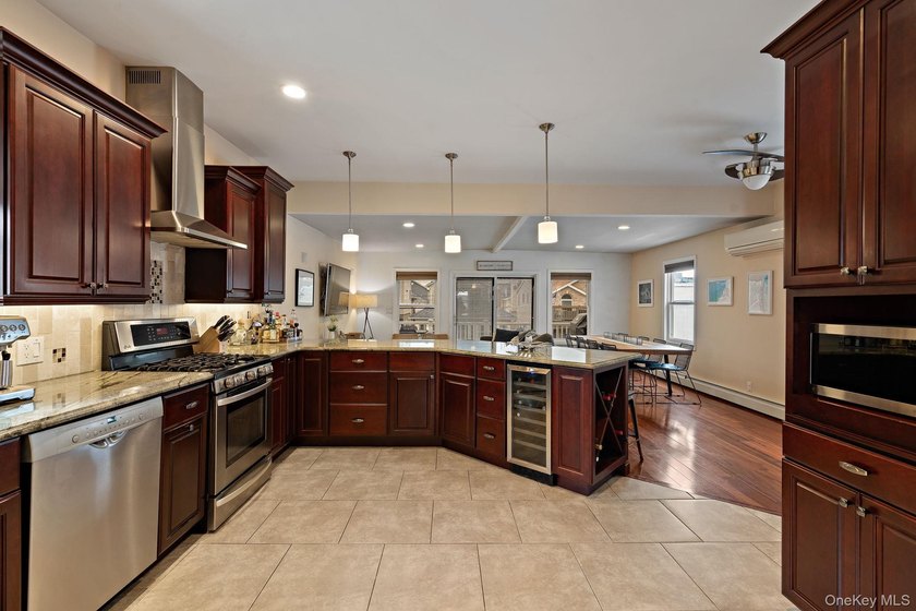 Welcome to 46 Wyoming Avenue - a raised beach-side 2 bedroom-2 - photo 4