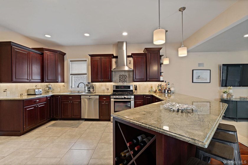 Welcome to 46 Wyoming Avenue - a raised beach-side 2 bedroom-2 - photo 8