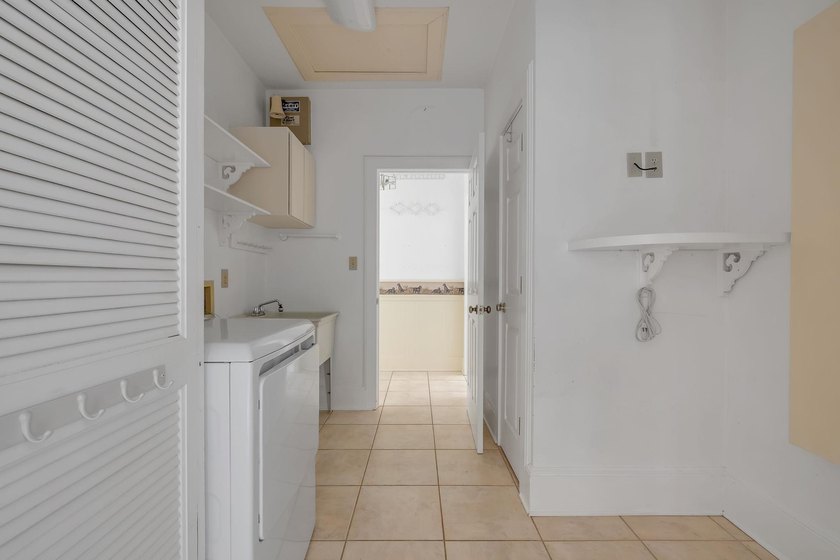 Bankruptcy and Short Sale. Additional Buyer Premium to the - photo 44