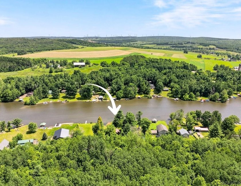 Beautifully remodeled from top to bottom, this exceptional - photo 50