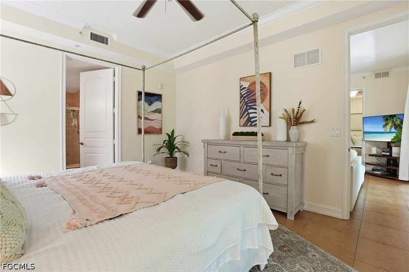 Do not miss this beautifully maintained first-floor condo in the - photo 9