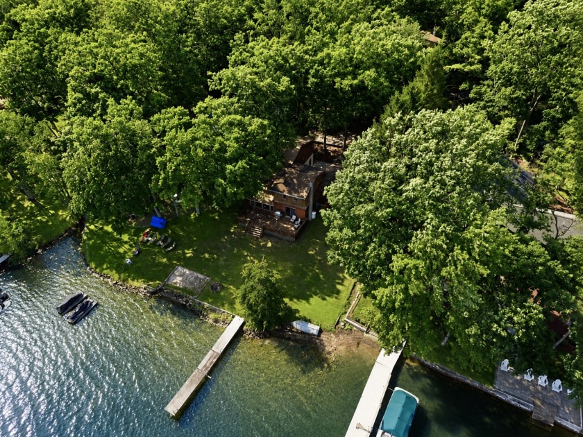 3 bedroom Lakefront Contemporary on Power-boating Lake! - photo 5