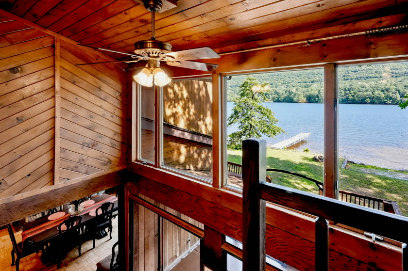 3 bedroom Lakefront Contemporary on Power-boating Lake! - photo 25