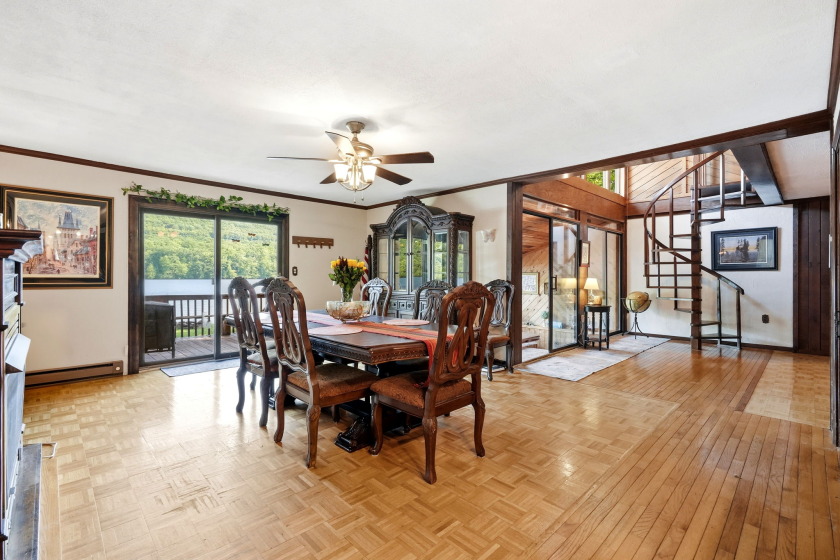 3 bedroom Lakefront Contemporary on Power-boating Lake! - photo 9