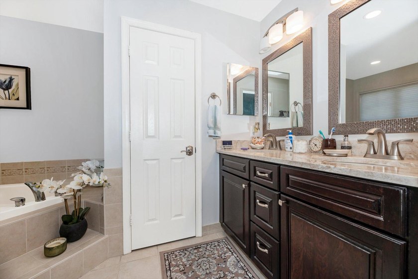 This beautifully updated end-unit Colonial townhouse in the Mill - photo 14