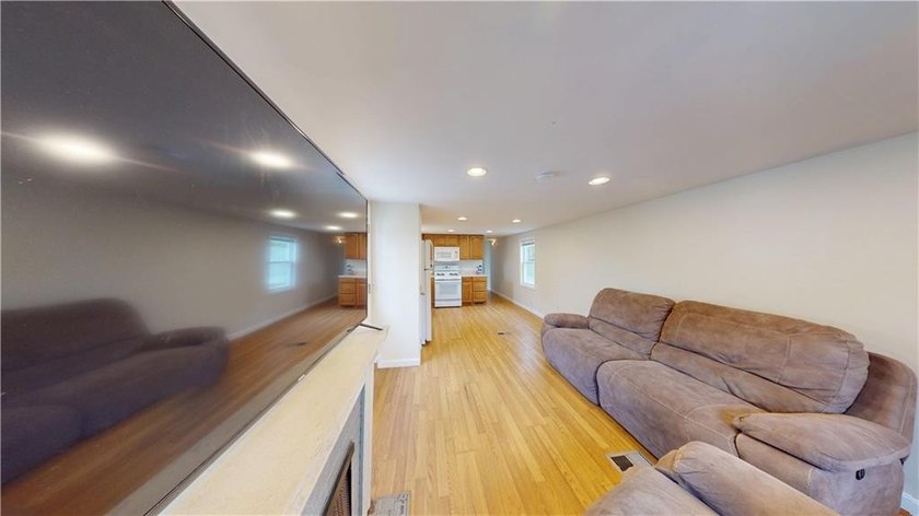 Welcome to easy, low-maintenance living in this well-kept 1985 - photo 20