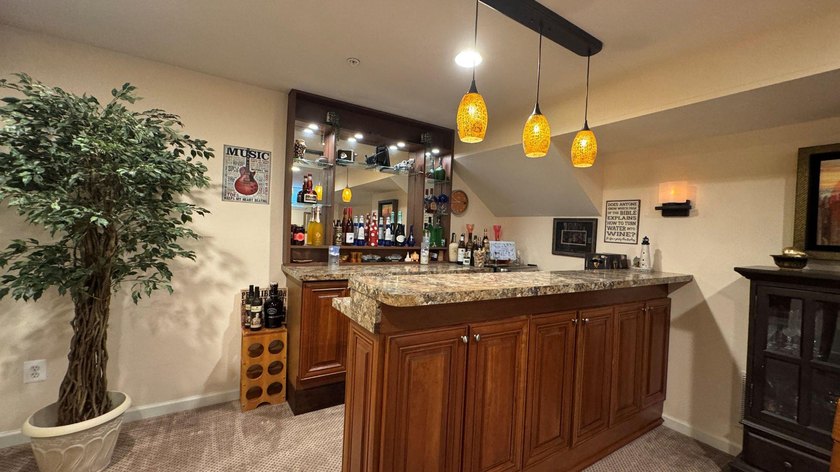 This beautifully updated end-unit Colonial townhouse in the Mill - photo 23