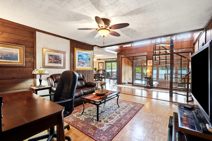 3 bedroom Lakefront Contemporary on Power-boating Lake! - photo 13