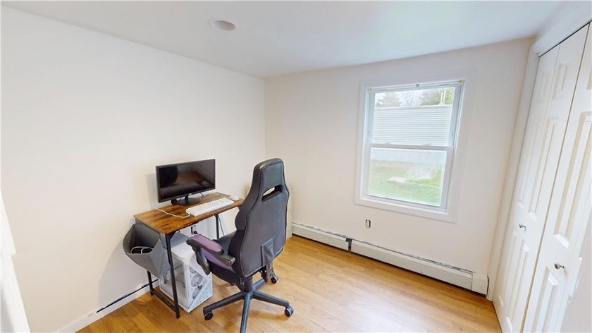 Welcome to easy, low-maintenance living in this well-kept 1985 - photo 26