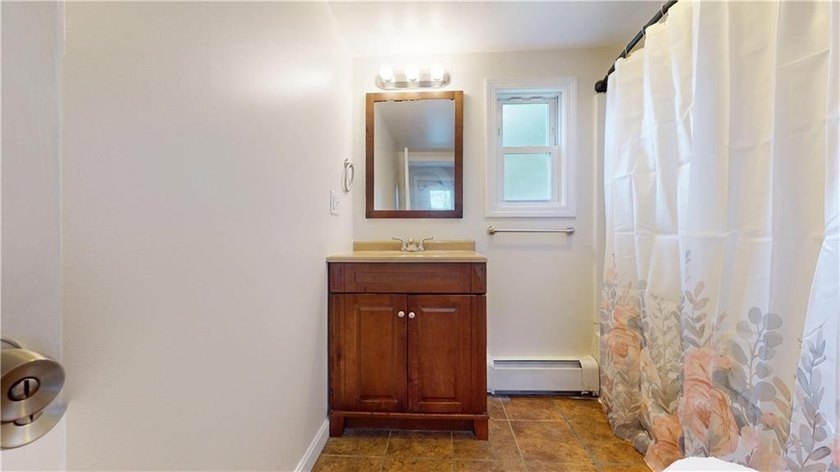 Welcome to easy, low-maintenance living in this well-kept 1985 - photo 35