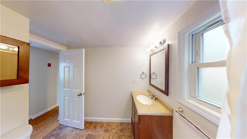Welcome to easy, low-maintenance living in this well-kept 1985 - photo 37