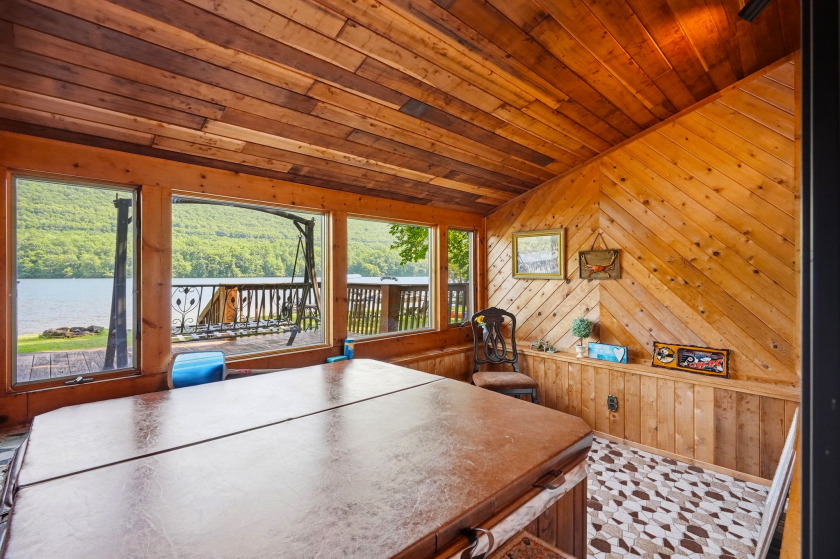 3 bedroom Lakefront Contemporary on Power-boating Lake! - photo 16