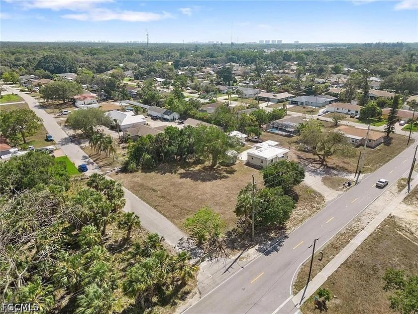OVERSIZED RESIDENTIAL LOT | DUPLEX PLANS AVAILABLE | MINUTES TO - photo 4