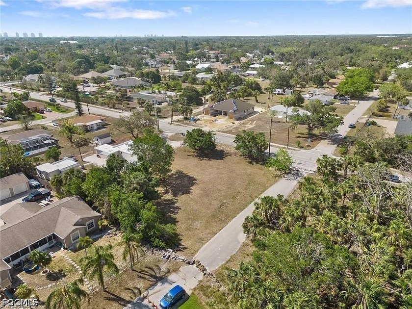 OVERSIZED RESIDENTIAL LOT | DUPLEX PLANS AVAILABLE | MINUTES TO - photo 7