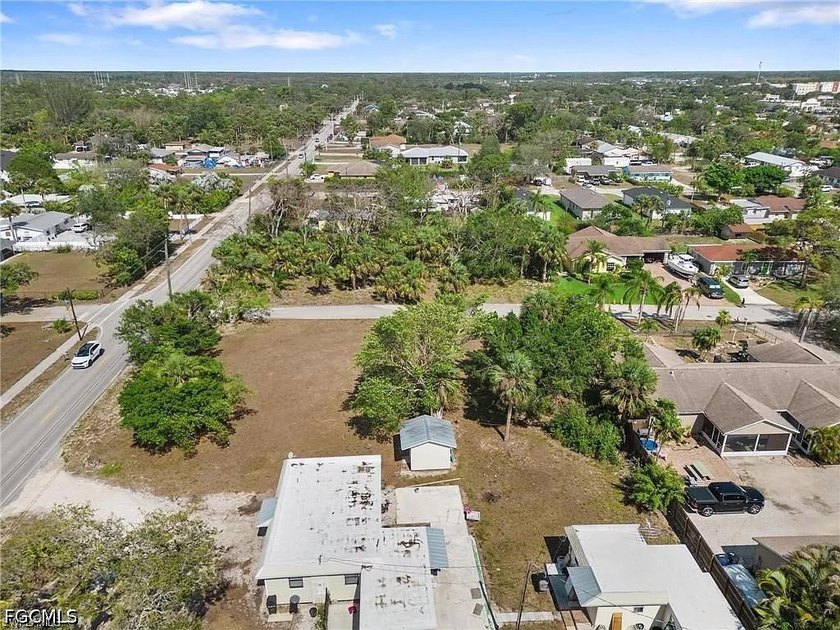 OVERSIZED RESIDENTIAL LOT | DUPLEX PLANS AVAILABLE | MINUTES TO - photo 8