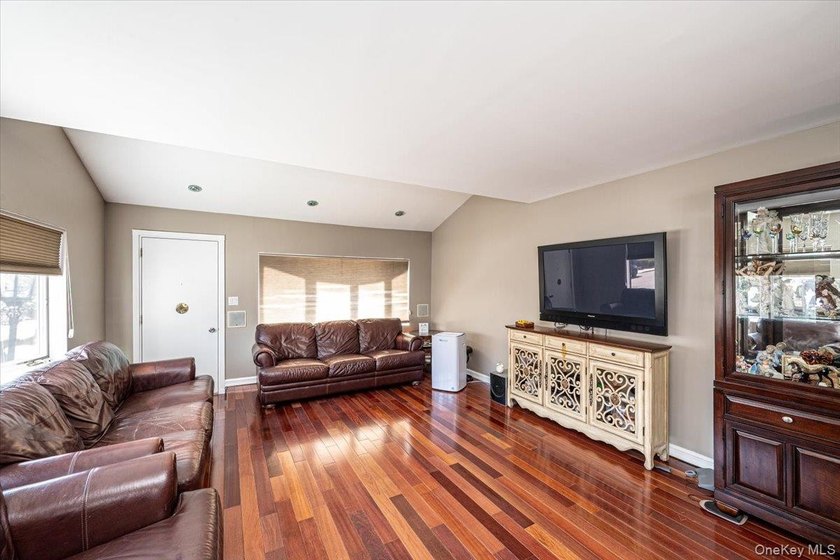 Welcome to this beautifully maintained 2-bedroom, 1.5-bath home - photo 11