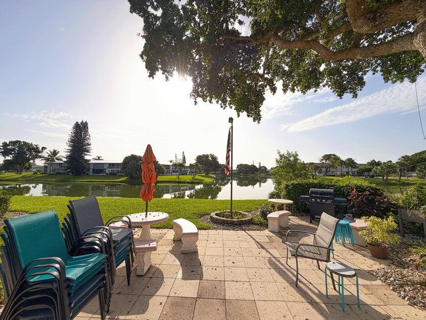 Welcome to your FIRST-FLOOR, LAKE VIEW, 1 BEDROOM CONDO in the - photo 12