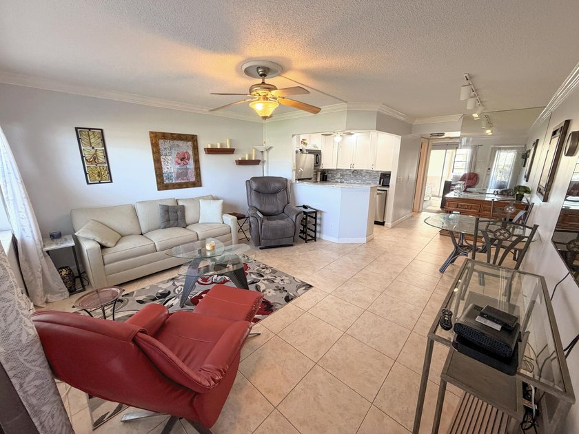 Welcome to your FIRST-FLOOR, LAKE VIEW, 1 BEDROOM CONDO in the - photo 13