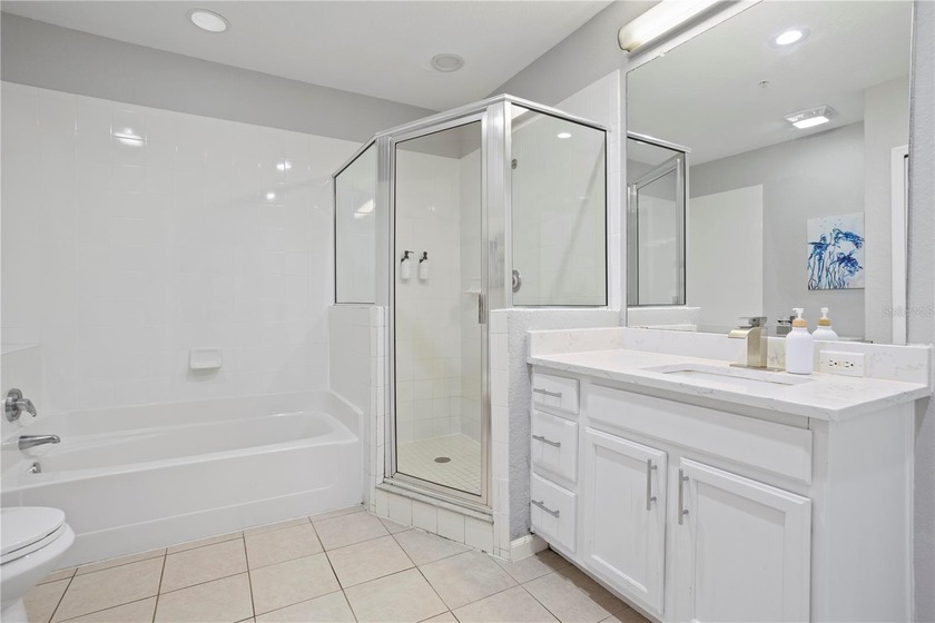 Under contract-accepting backup offers. Welcome to this - photo 20