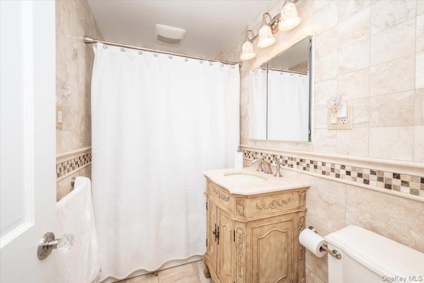 Welcome to this beautifully maintained 2-bedroom, 1.5-bath home - photo 23
