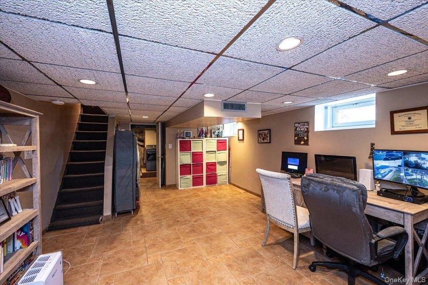 Welcome to this beautifully maintained 2-bedroom, 1.5-bath home - photo 28