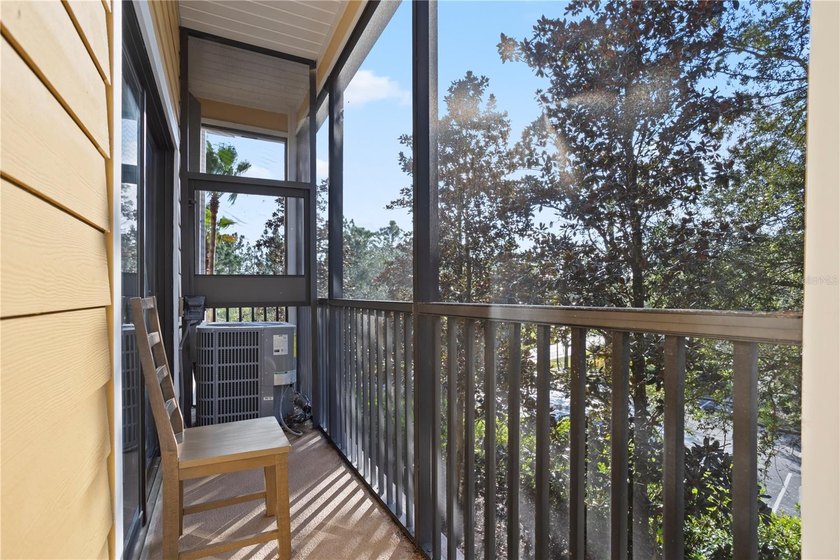 Under contract-accepting backup offers. Welcome to this - photo 32