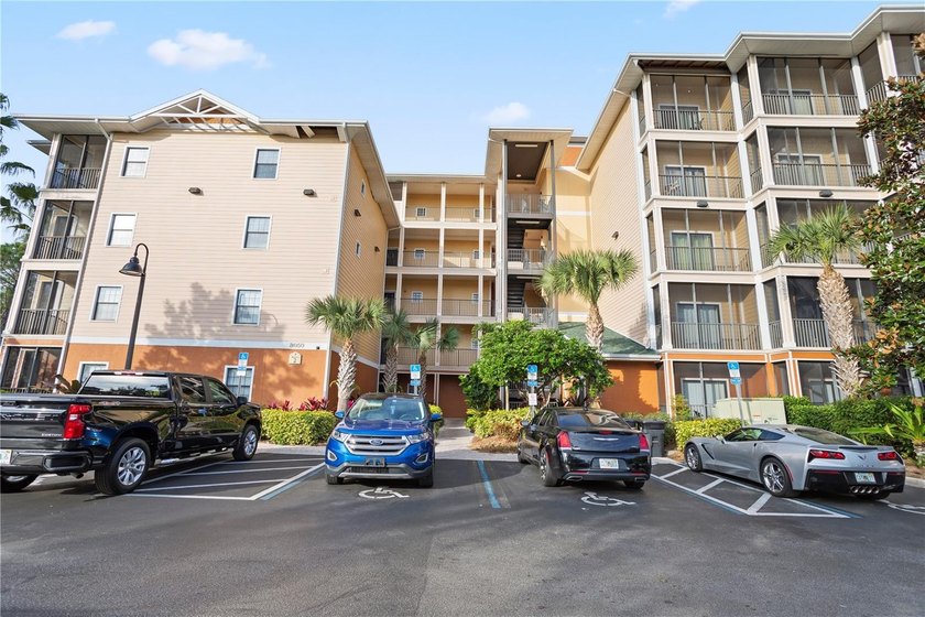 Under contract-accepting backup offers. Welcome to this - photo 34