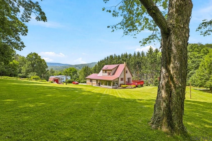 Welcome to 313 Naylor Road, a captivating 1.5-story residence - photo 42