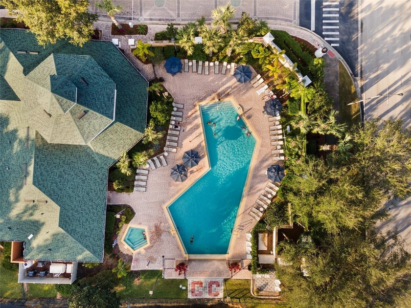 Under contract-accepting backup offers. Welcome to this - photo 42