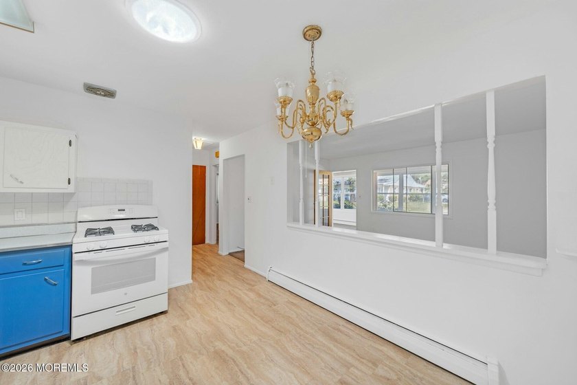 Bright and inviting, this two-bedroom, one-bath home in Cedar - photo 14