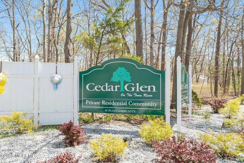 Bright and inviting, this two-bedroom, one-bath home in Cedar - photo 19