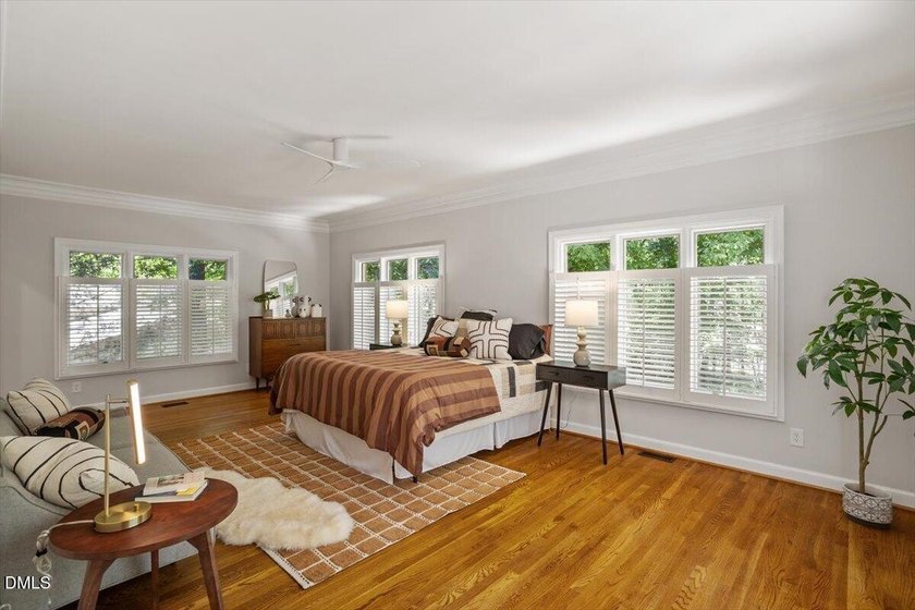 Sprawling, light-filled ranch with a full walk-out basement in - photo 21