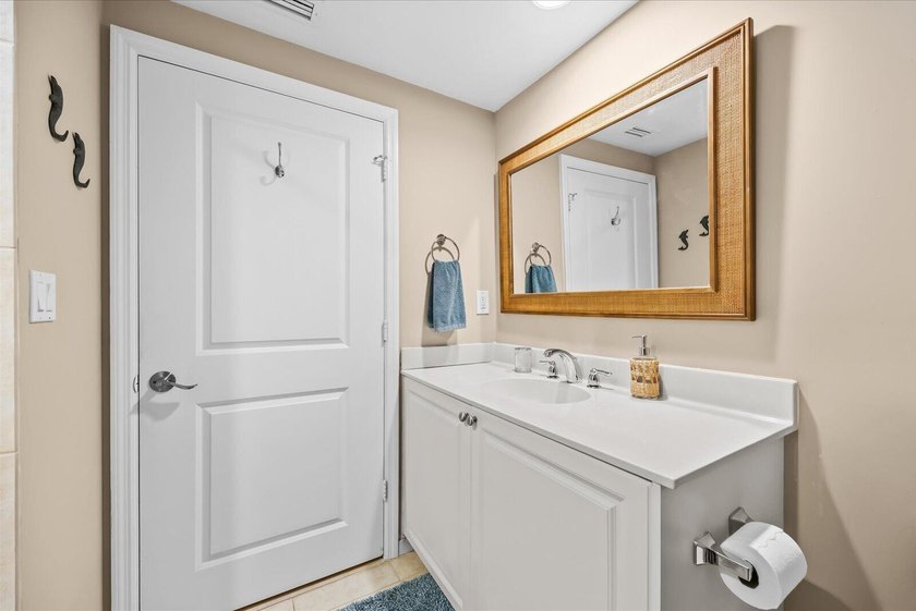 Waterfront condo living in the heart of Stuart's marina district - photo 27