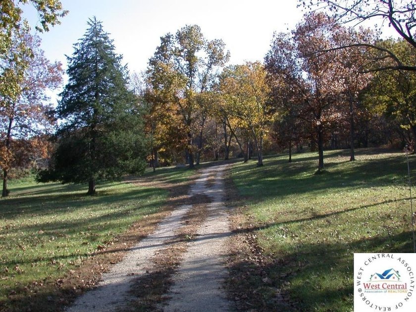 A wonderful and unique 6.3 acres of land with privacy and - photo 32