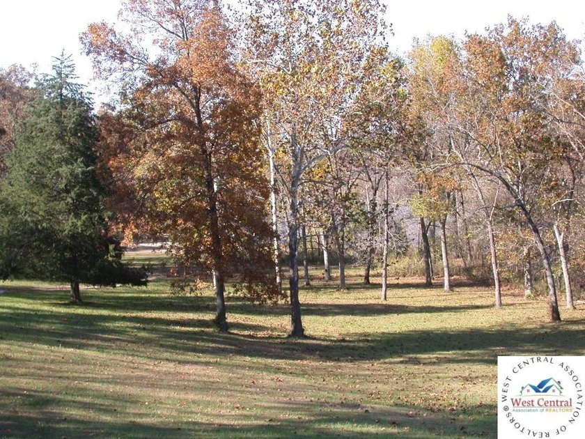 A wonderful and unique 6.3 acres of land with privacy and - photo 34