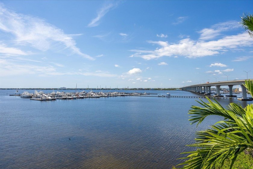 Waterfront condo living in the heart of Stuart's marina district - photo 36