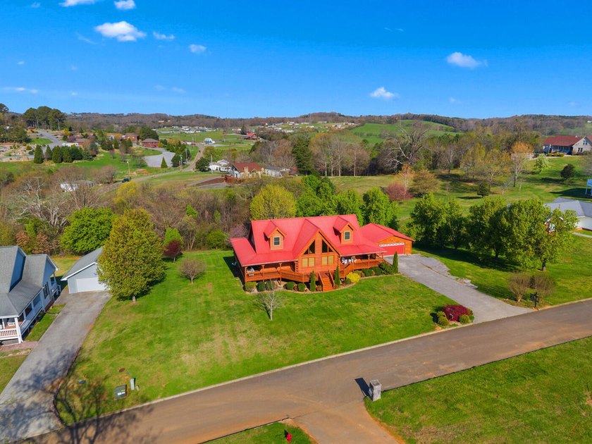 ** FRESHLY PAINTED EXTERIOR** Welcome to 811 Pinnacle Dr - a - photo 50