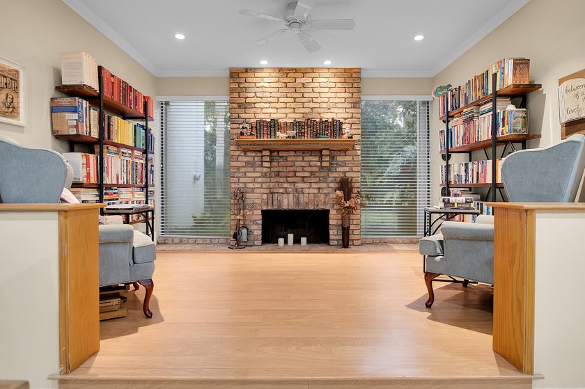 Beautifully updated and spacious townhome in the heart of - photo 5