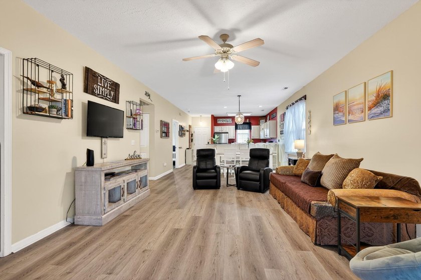 Perfectly positioned just minutes from the beautiful shoreline - photo 13