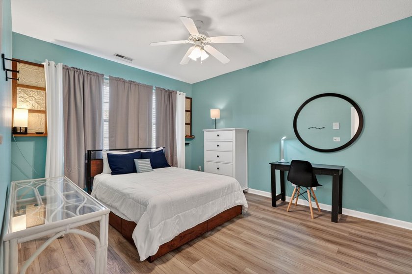 Perfectly positioned just minutes from the beautiful shoreline - photo 19