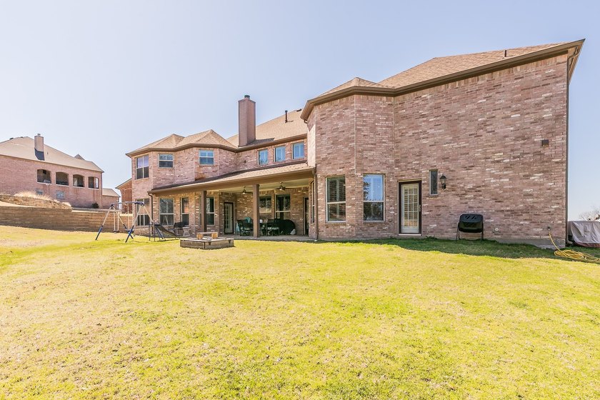 Exquisite Lakeside Luxury in the Resort at Eagle Mountain Lake - photo 39