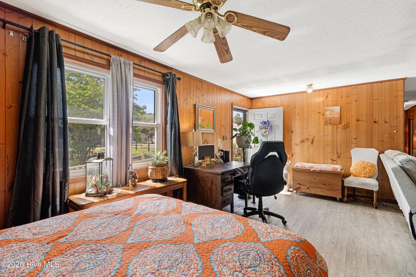 SELLER OFFERING $2,000 IN CLOSING COSTS. 3-bedroom, 2-bath brick - photo 11