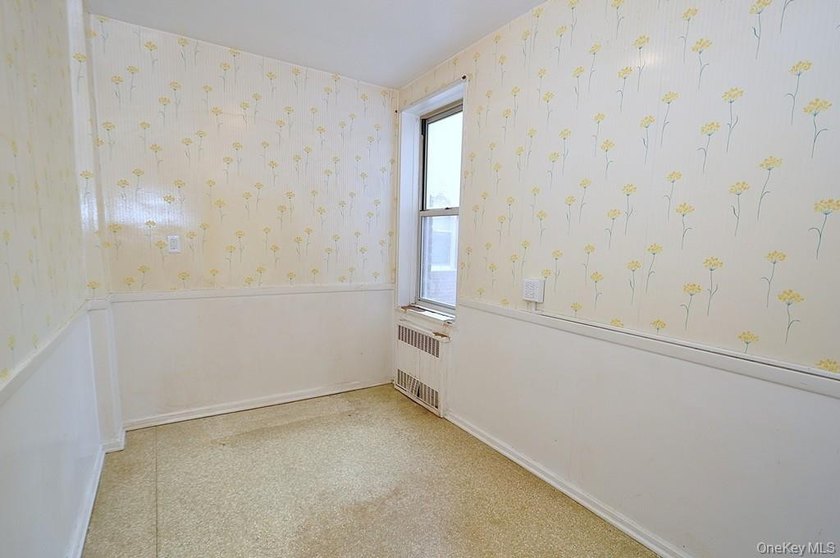 Great opportunity to own a two-bedroom co-op in sought-after - photo 18