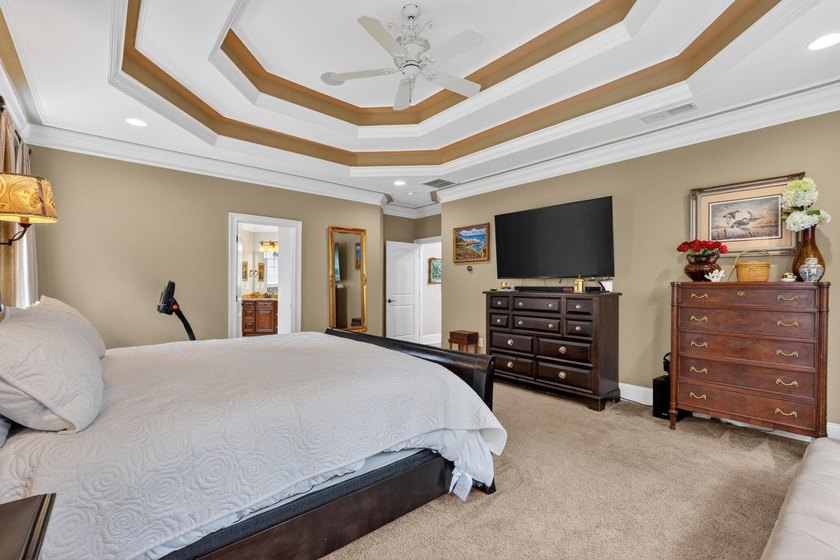 Five-bedroom, three-and-a-half-bathroom, all-brick-and-stone - photo 25