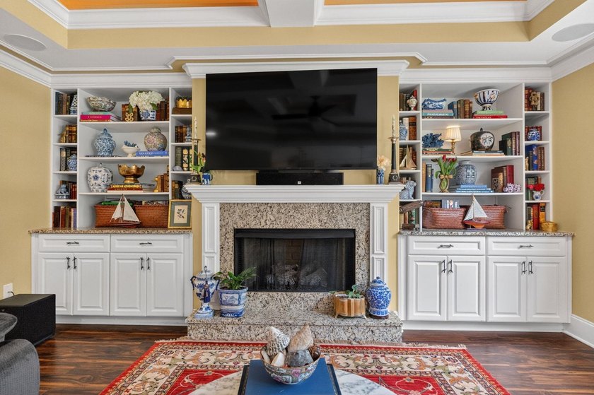 Five-bedroom, three-and-a-half-bathroom, all-brick-and-stone - photo 33